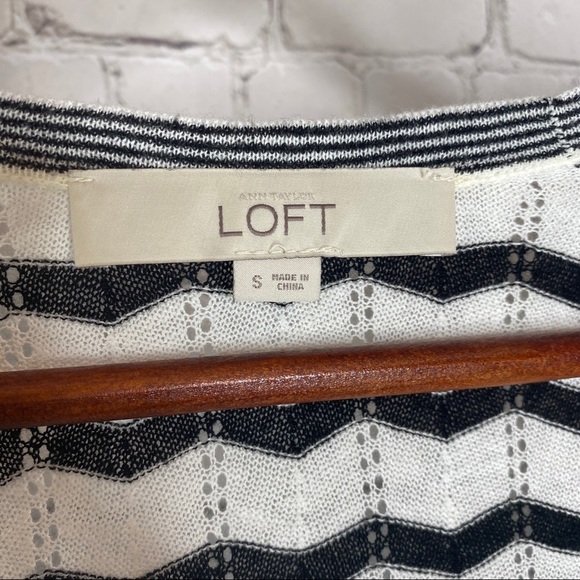 The Loft Black + White Chevron Cardigan Small - Picture 4 of 4